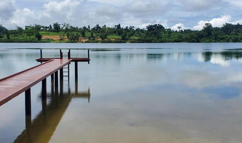 هتل Seachange Lodge