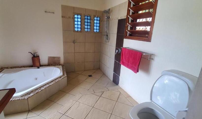 هتل Seachange Lodge