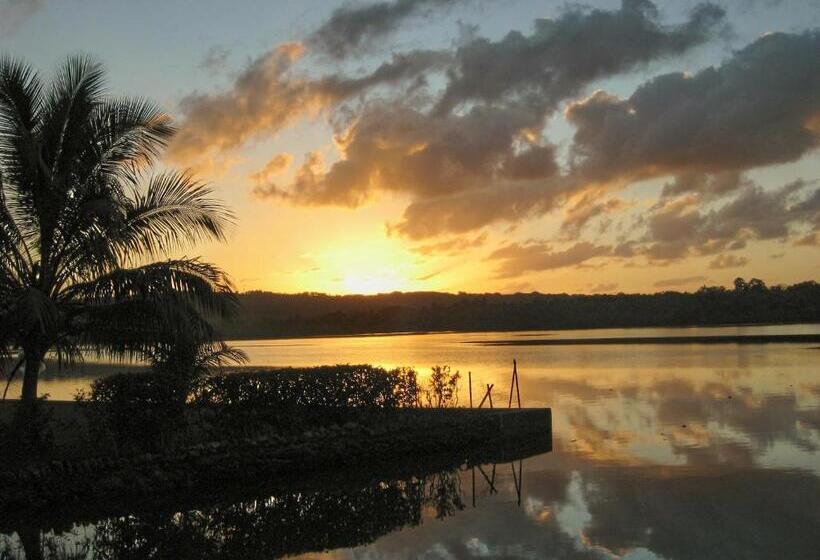 هتل Seachange Lodge