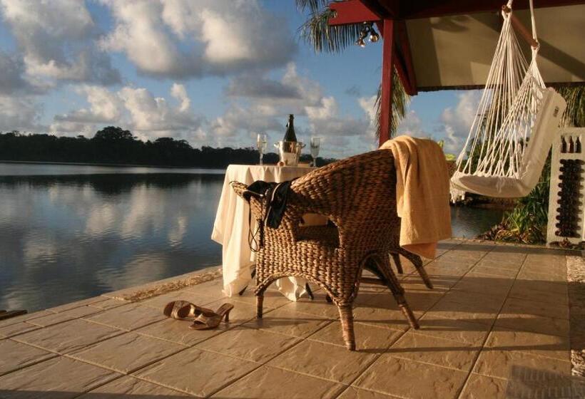 هتل Seachange Lodge