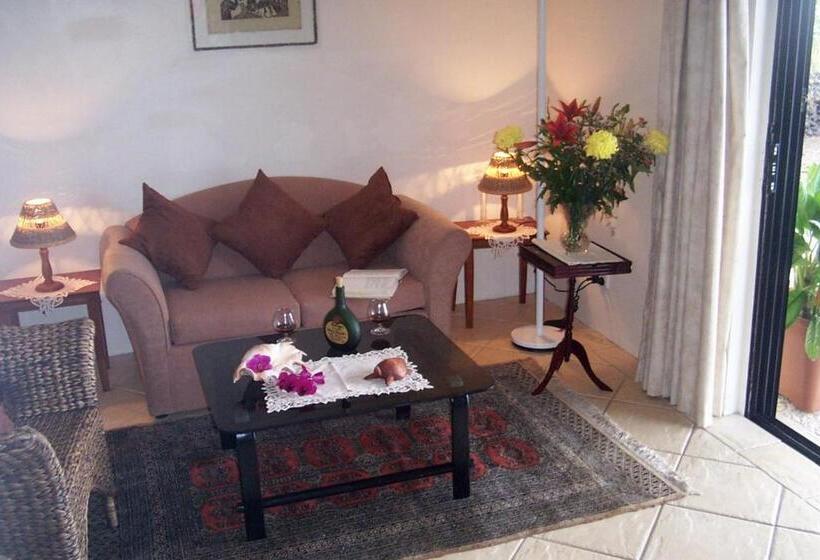 هتل Seachange Lodge