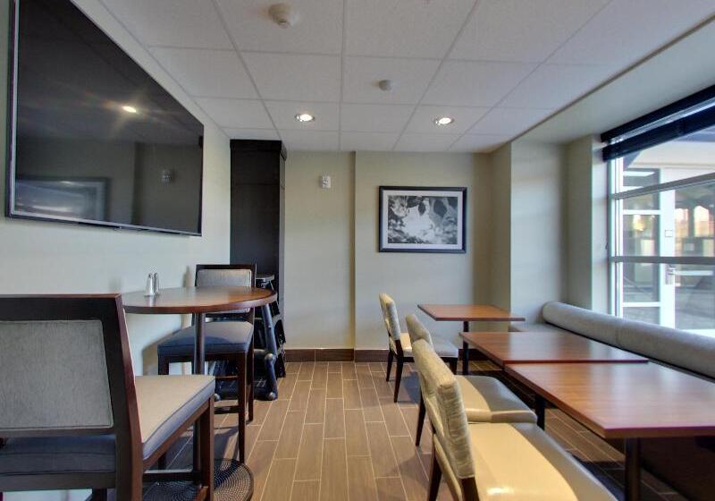 هتل Staybridge Suites Madison   Fitchburg By Ihg