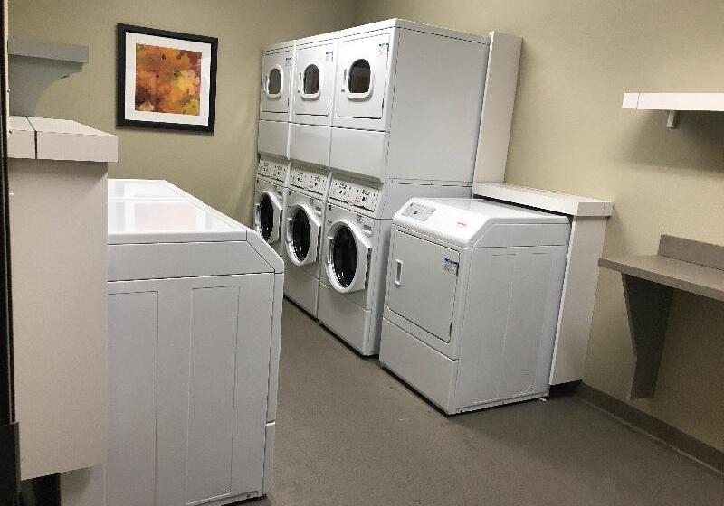 Отель Staybridge Suites Madison   Fitchburg By Ihg