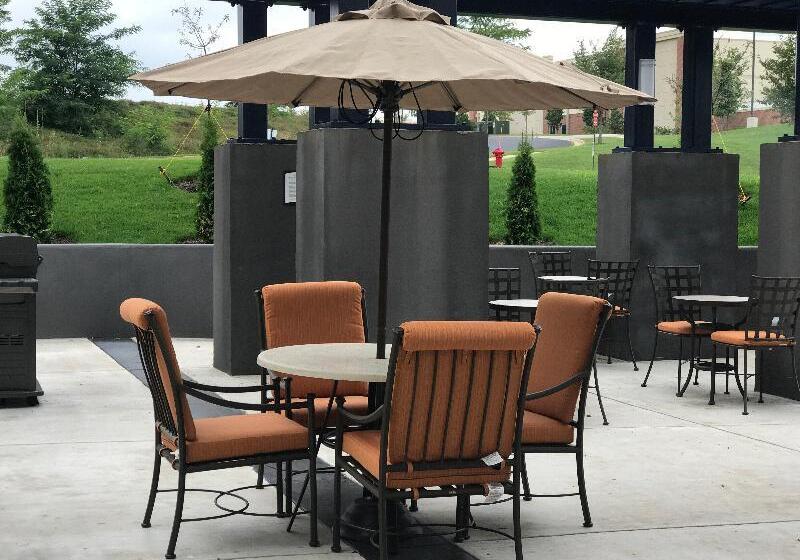 Отель Staybridge Suites Madison   Fitchburg By Ihg