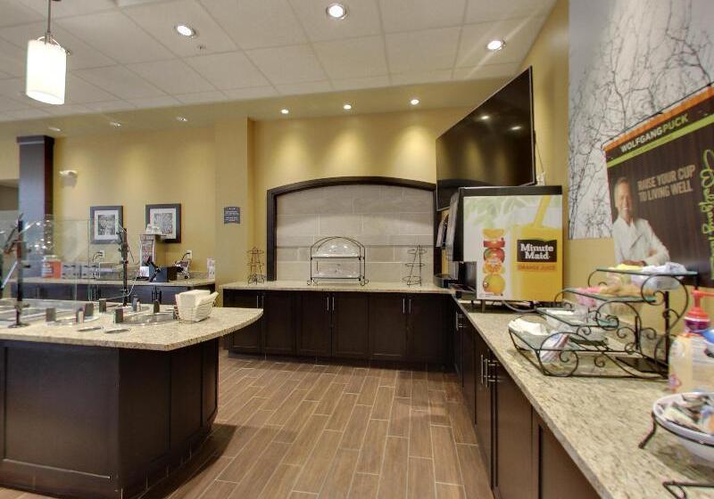 Отель Staybridge Suites Madison   Fitchburg By Ihg