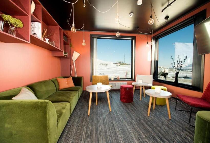 Svalbard Hotell | The Vault