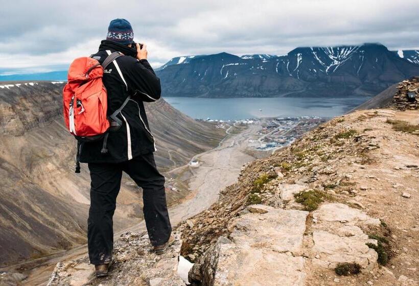 Svalbard Hotell | The Vault