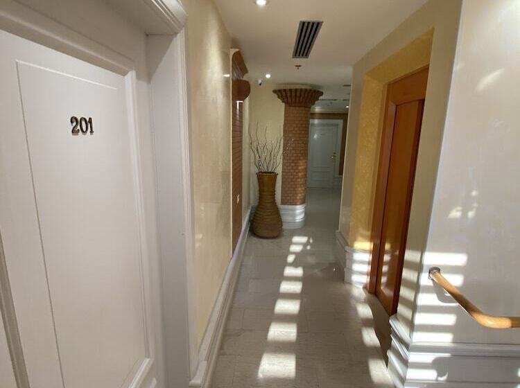 호텔 The Red Bricks