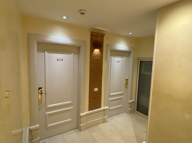 호텔 The Red Bricks