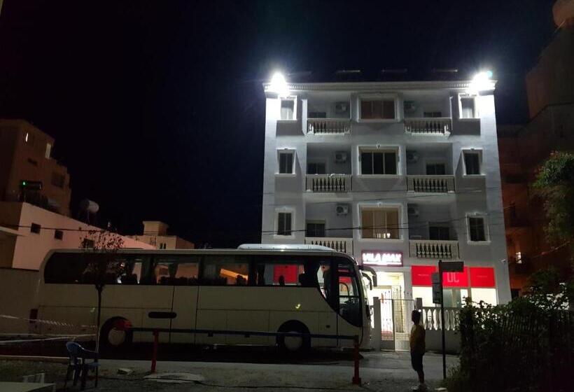 בית מלון כפרי Vila Hyseni