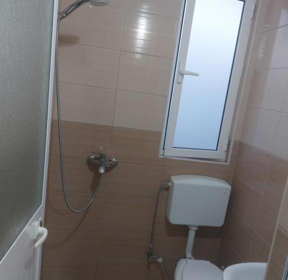 בית מלון כפרי Vila Hyseni