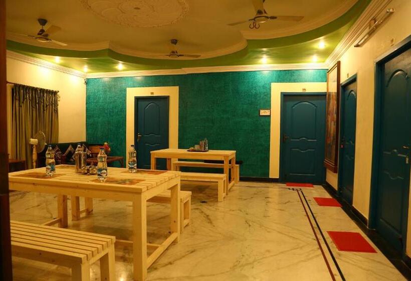 Отель Zingle Stay Airport