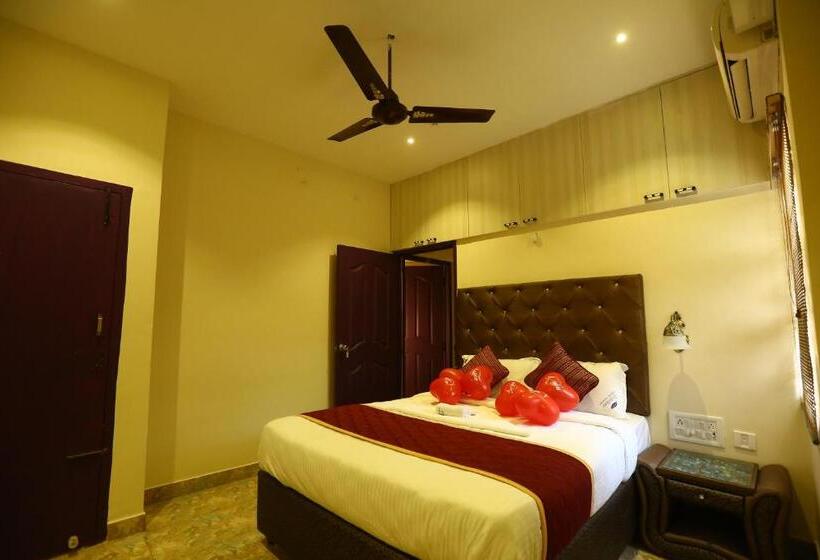 Отель Zingle Stay Airport