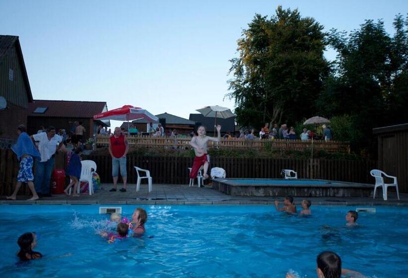 리조트 Løgballe Camping & Cottages