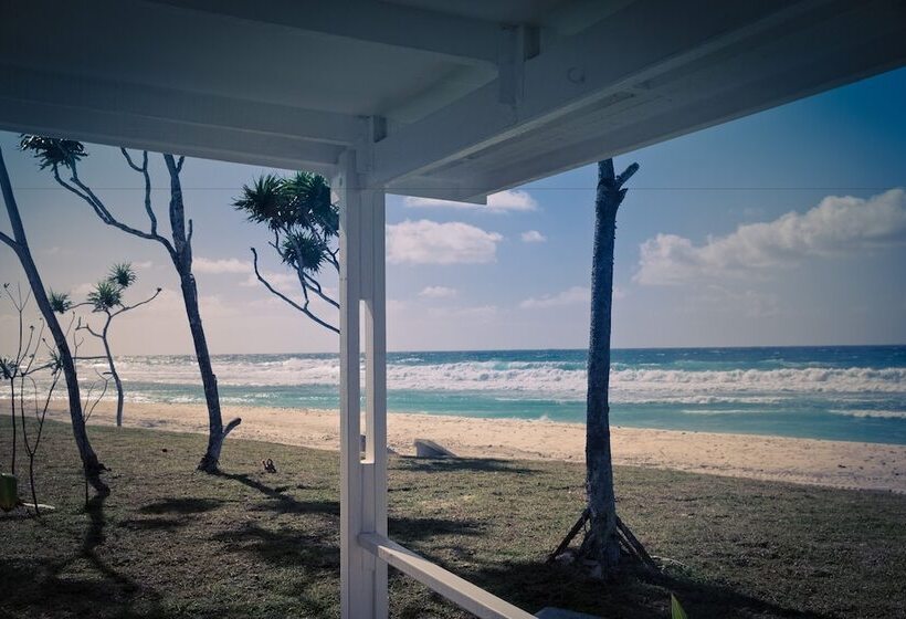 استراحتگاه Tamanu On The Beach