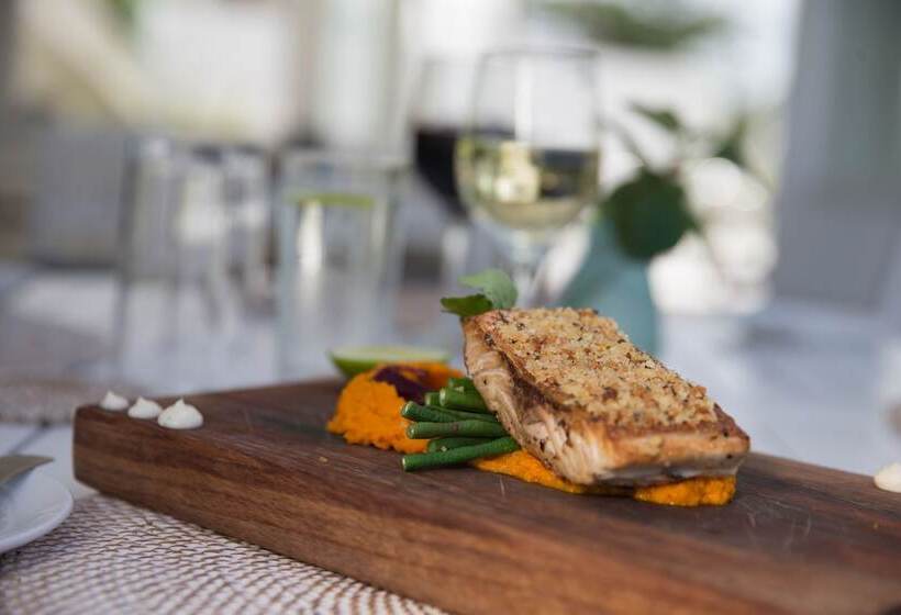 استراحتگاه Tamanu On The Beach