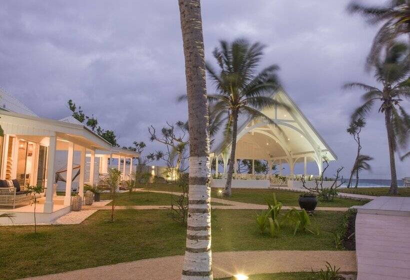 استراحتگاه Tamanu On The Beach