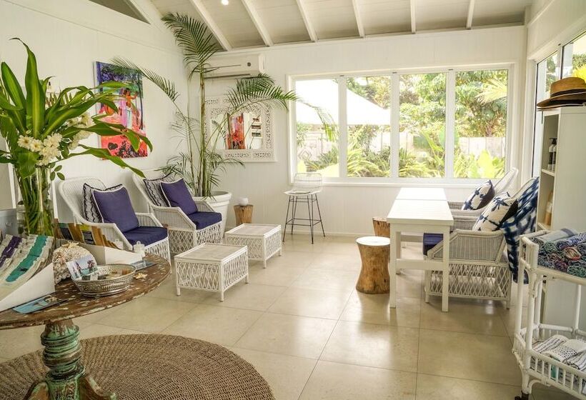 استراحتگاه Tamanu On The Beach