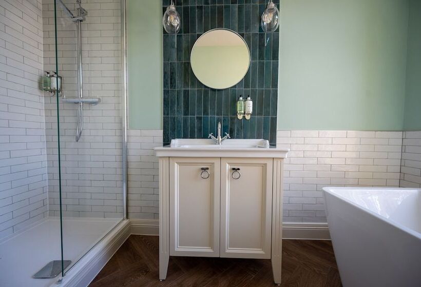 Victoria Hotel By Chef & Brewer Collection