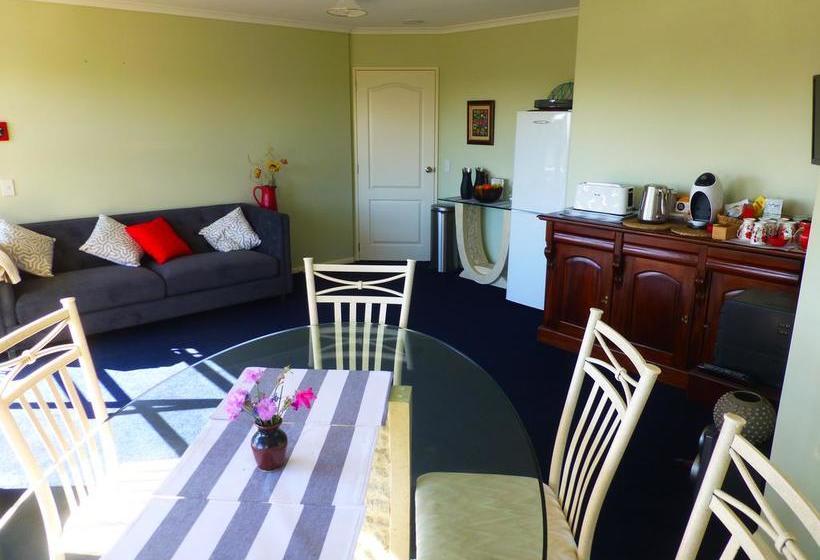 Bed and Breakfast Acacia Heights Gardens