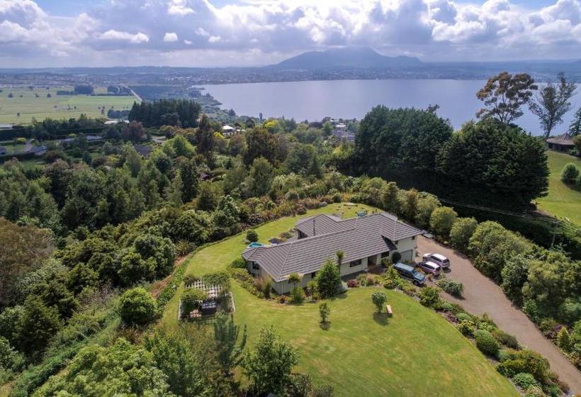 Bed and Breakfast Acacia Heights Gardens