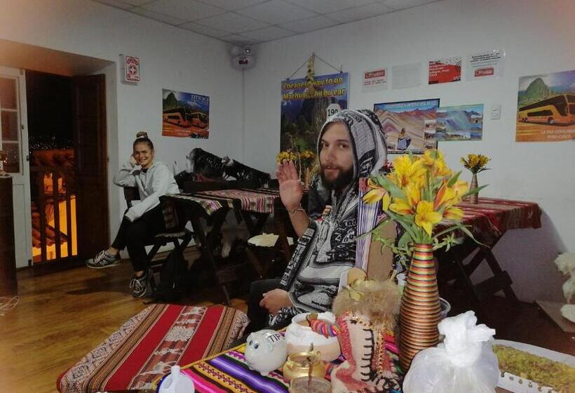 تختخواب و صبحانه Gringo S Wasi