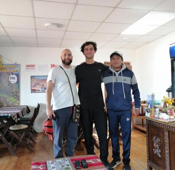 تختخواب و صبحانه Gringo S Wasi