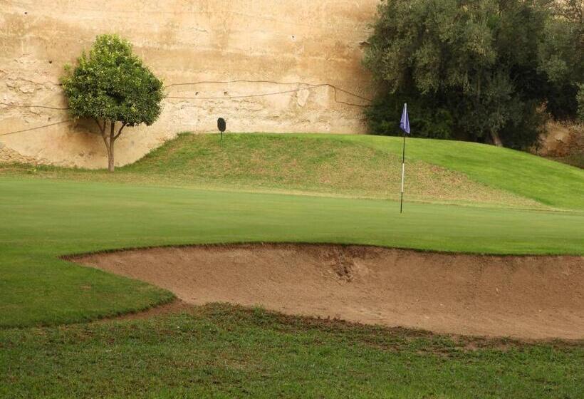 تختخواب و صبحانه Riad Golf Stinia