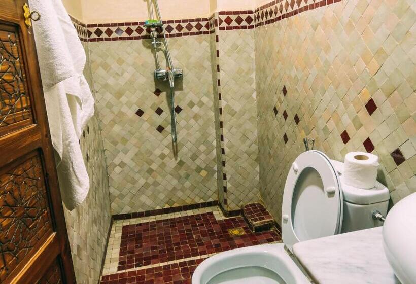 تختخواب و صبحانه Riad Golf Stinia