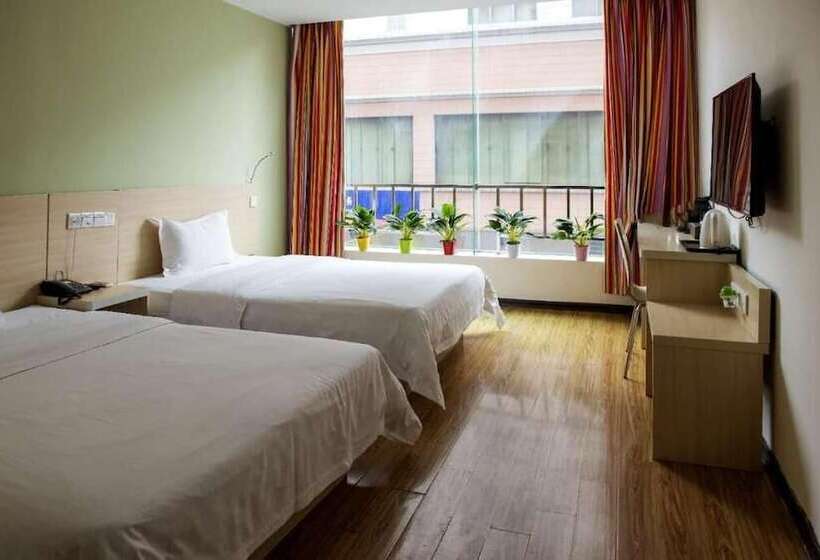 E Plus Hotel Guangzhou Baixin Branch