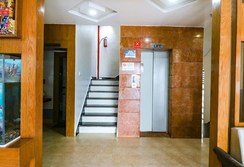 Fabhotel Nandgiri Palace