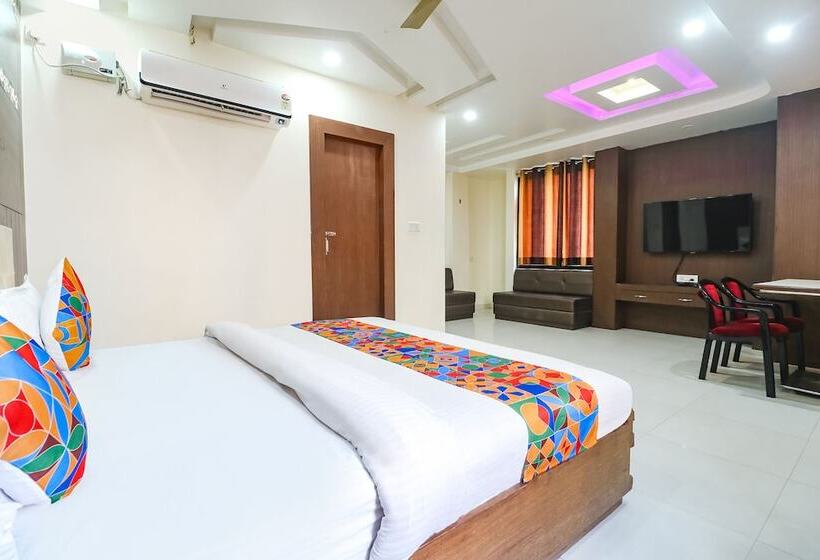 Fabhotel Nandgiri Palace