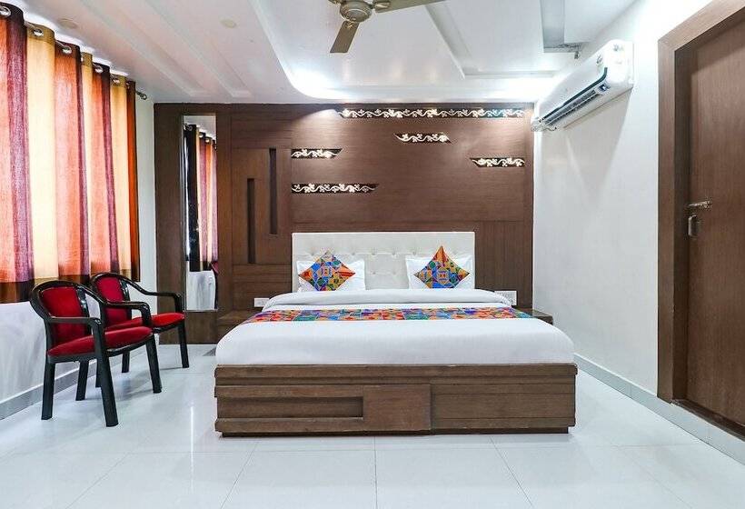 Fabhotel Nandgiri Palace