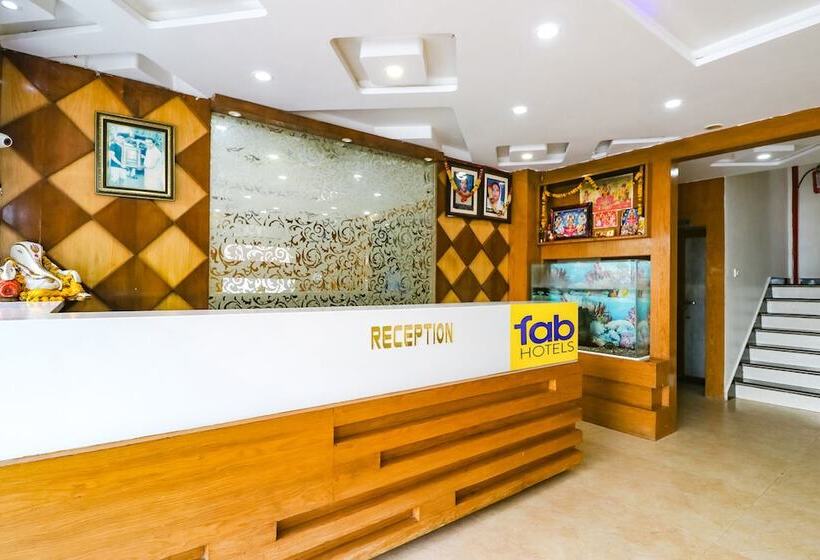 Fabhotel Nandgiri Palace