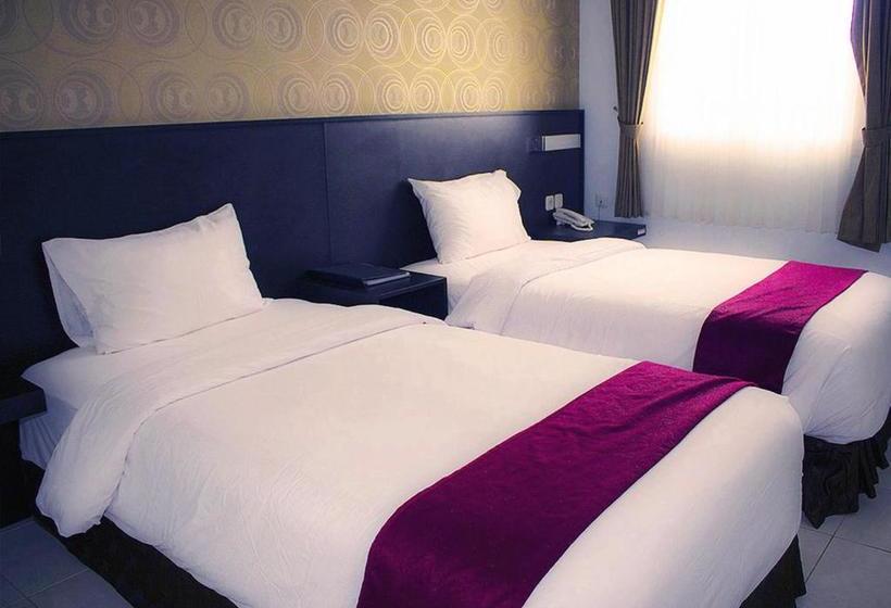 Отель Grand Sampit