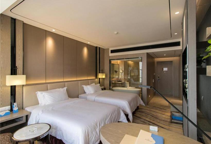 Отель Clear Lake