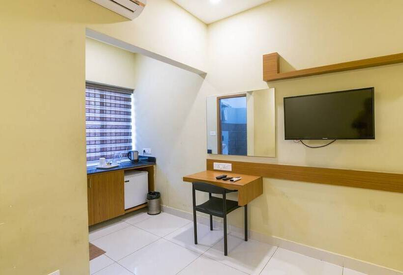 בית מלון כפרי Crescent Inn