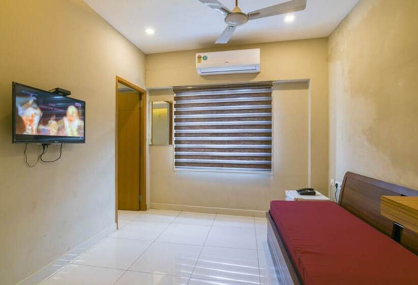 בית מלון כפרי Crescent Inn