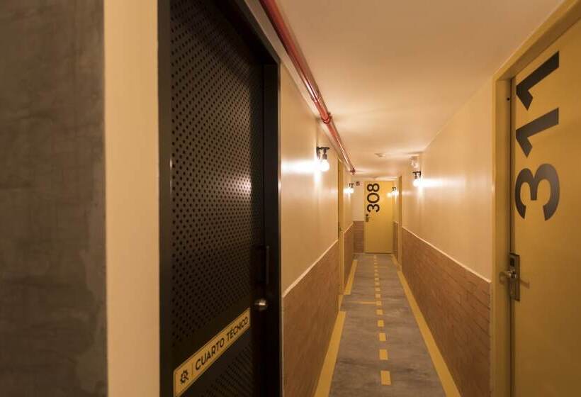 Отель Distrito 21