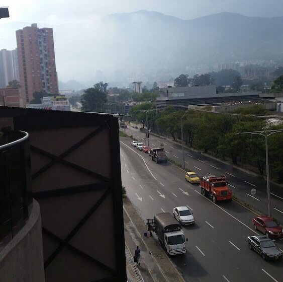 Отель Distrito 21