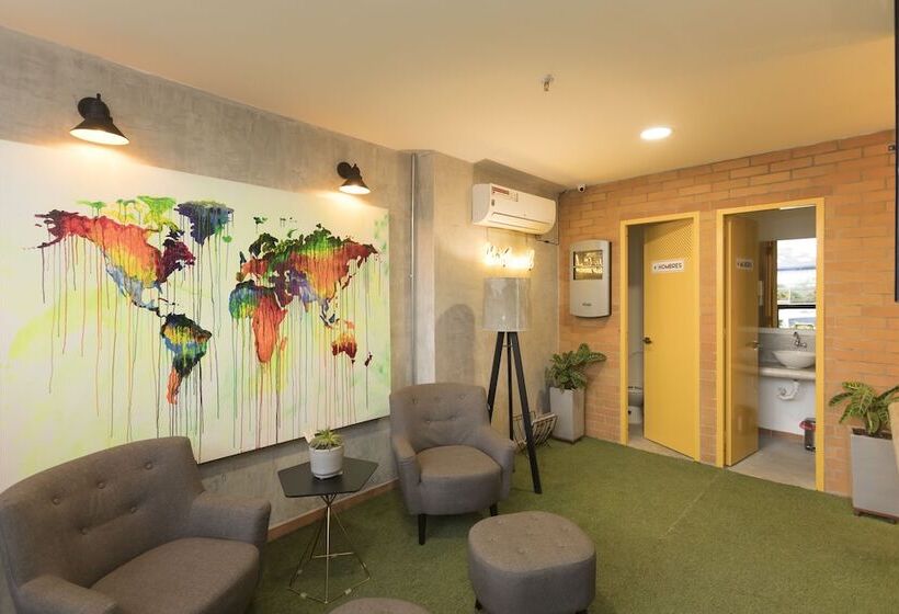 Отель Distrito 21