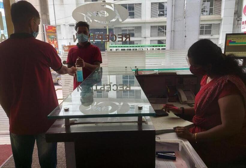 Отель Kenz Residency