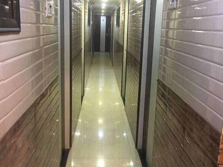 בית מלון כפרי King Star Near Vt Station