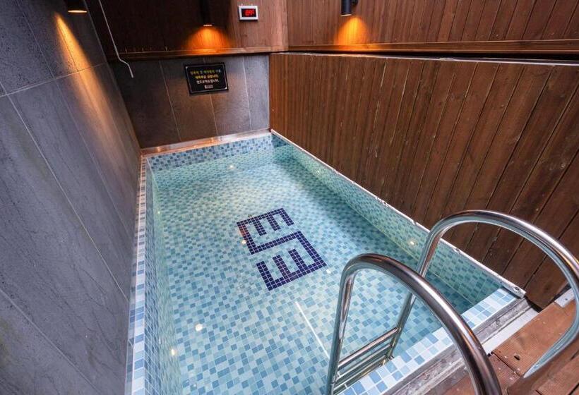 בית מלון כפרי Louis Boutique