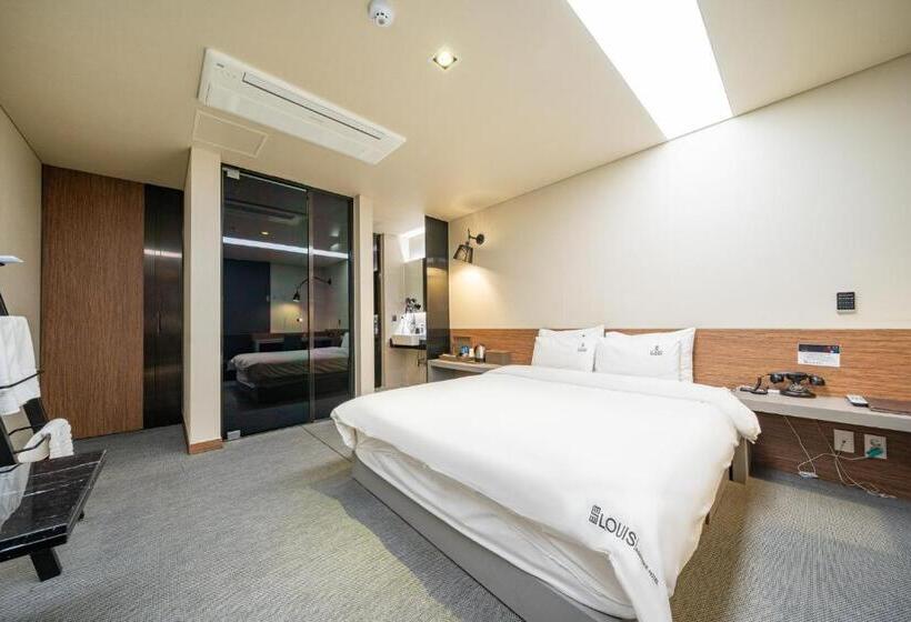 בית מלון כפרי Louis Boutique