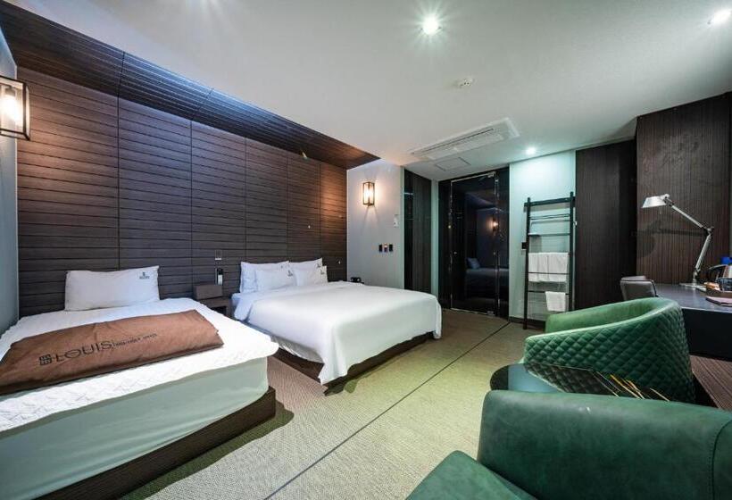 בית מלון כפרי Louis Boutique