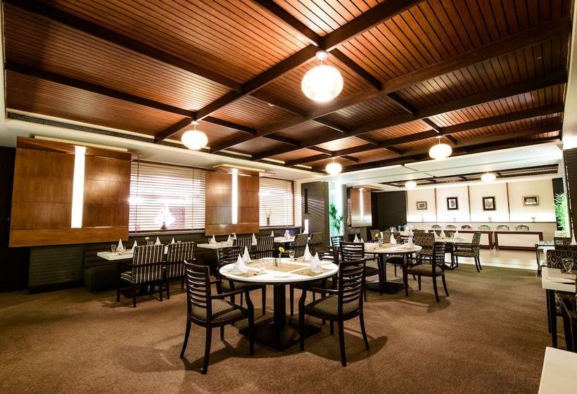 Отель Majestic Grand