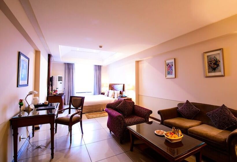 Отель Majestic Grand