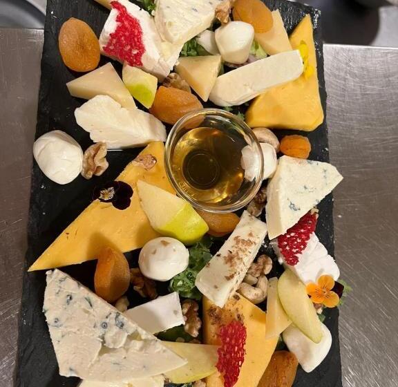 בית מלון כפרי Podu' Cu Lanturi