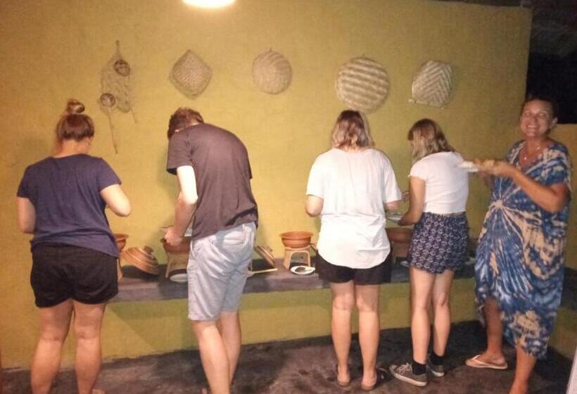 Hotel Sandalwood Cottage